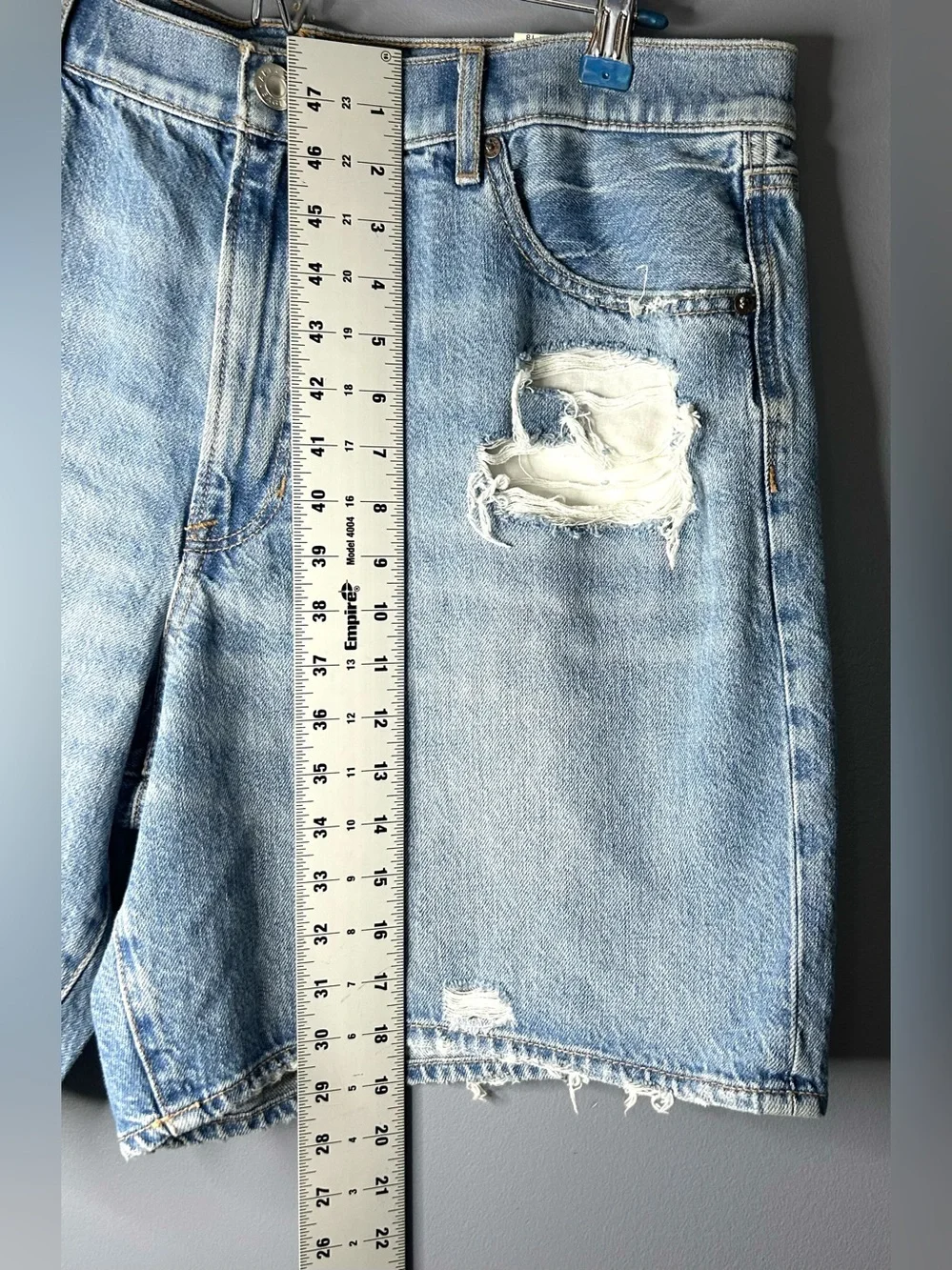 American Eagle‎ Shorts Womens 18 Blue 90s Boyfriend Long Distressed Rips Raw Hem